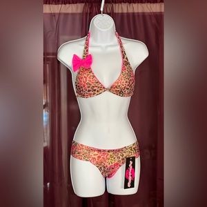 NWT … cute bikini for summer !!!